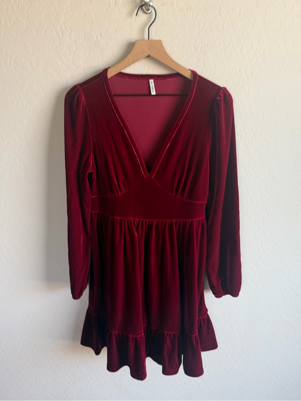 HALARA Burgundy Velvet Deep VNeck Mini Ruffled Party Glam Cocktail Dress Renfare - Picture 4 of 6